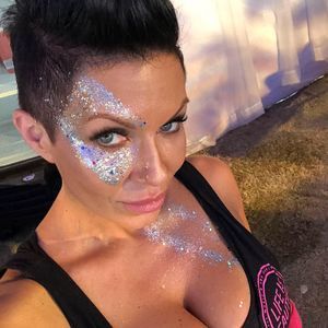 Meet your Posher, Joelle